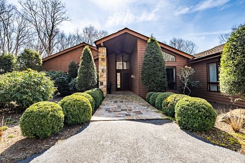 1142 Vista Way, Linville, NC, 28646-8005 | Card Image