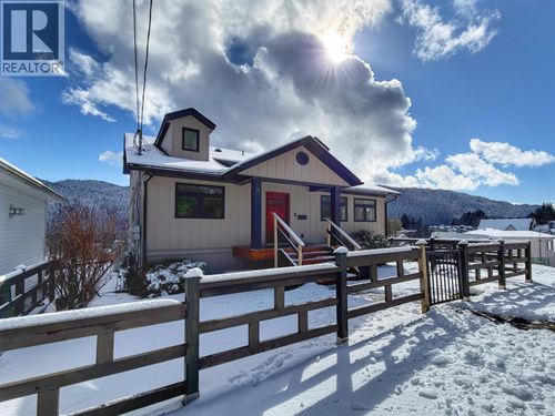 515 5th Ave W, Prince Rupert, BC, V8J1T8 | Card Image