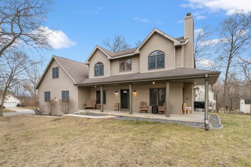 513 Meander Wood Rd, Oregon, WI, 53575-3018 | Card Image