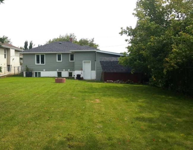 5556 44 Avenue, Home with 4 bedrooms, 2 bathrooms and 1 parking in Red Deer AB | Image 23