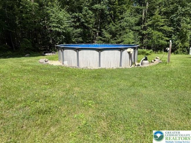 9155 N Loop Rd, House other with 5 bedrooms, 4 bathrooms and null parking in Slatington PA | Image 6