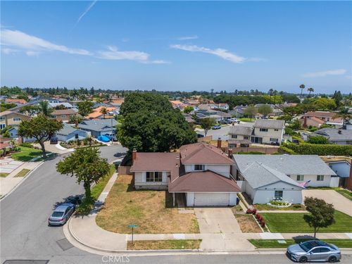 17300 Buttonwood St, Fountain Valley, CA, 92708-3511 | Card Image