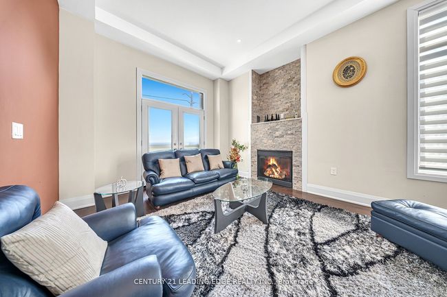 736 Hillview Cres, House other with 7 bedrooms, 5 bathrooms and 4 parking in Pickering ON | Image 6