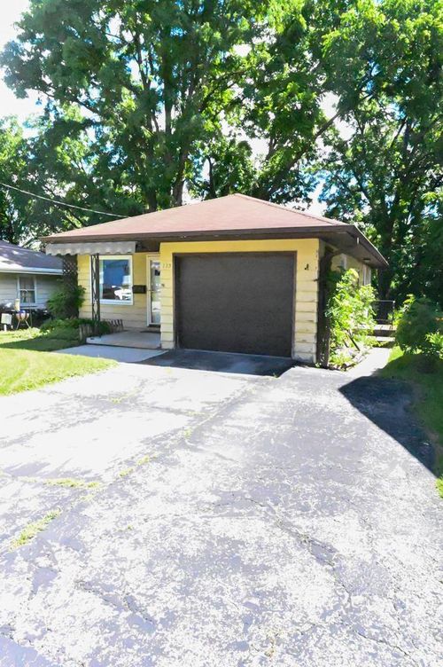 125 Spring Street, Waukesha, WI, 53188 | Card Image