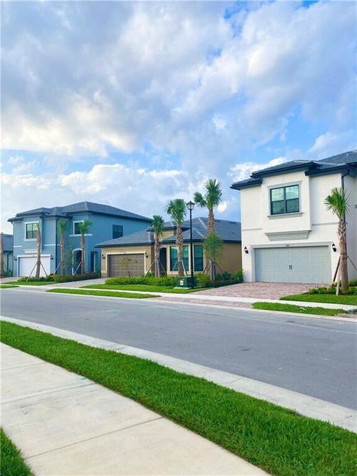 4676 Pinehurst Trl E, Oakland Park, FL, 33309-1023 | Card Image