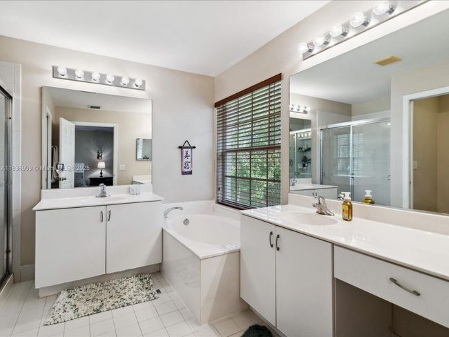 12468 Sw 44 Th Ct, Townhouse with 3 bedrooms, 3 bathrooms and null parking in Miramar FL | Image 17