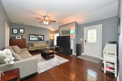 1027 Carolyn Ave, Nashville, TN, 37216-3611 | Card Image