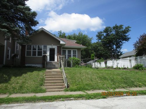 2624 Leclaire St, Davenport, IA, 52803-1833 | Card Image