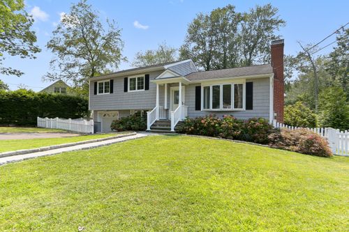 14 Windsor Pl, Fairfield, CT, 06824-3418 | Card Image