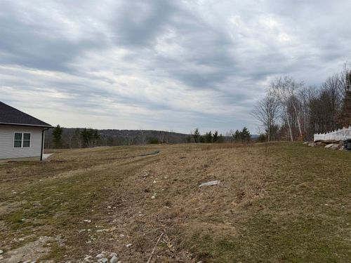 28 Eisenhower Dr, Rochester, NH, 03867-4494 | Card Image