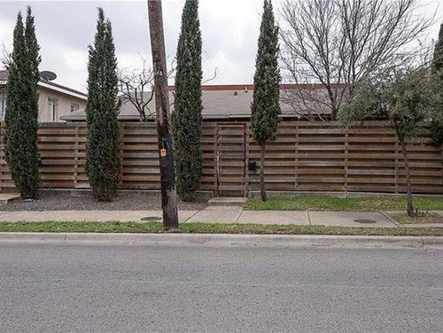 1727 N Fitzhugh Ave, Dallas, TX, 75204-4724 | Card Image