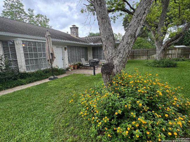 204 Hampshire St, House other with 3 bedrooms, 2 bathrooms and null parking in Victoria TX | Image 8