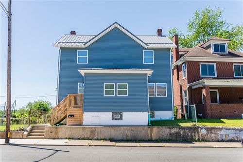 718 W Pittsburgh St, Greensburg, PA, 15601-2135 | Card Image