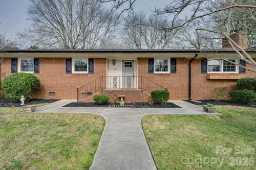 110 Scottsmoor Dr, Charlotte, NC, 28214-1148 | Card Image