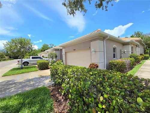 2-7892 Sanctuary Cir, NAPLES, FL, 34104-5909 | Card Image