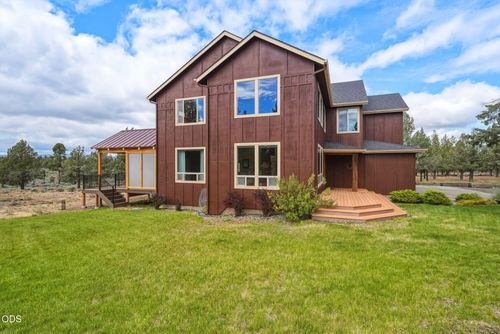 70275 Club Rd, Sisters, OR, 97759-9847 | Card Image