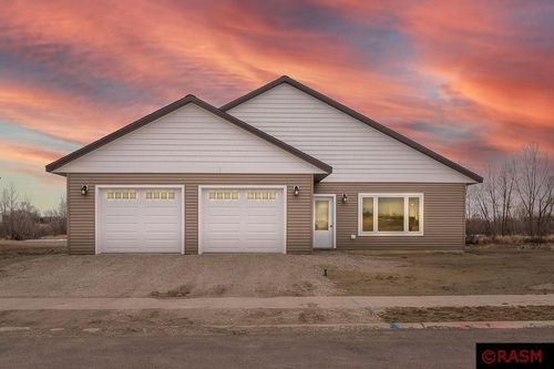 110 Bluestem Drive, Blue Earth, MN, 56013 | Card Image