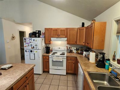 Kitchen | Image 3