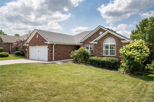 7905 Hollowview Dr, Sellersburg, IN, 47172-8920 | Card Image