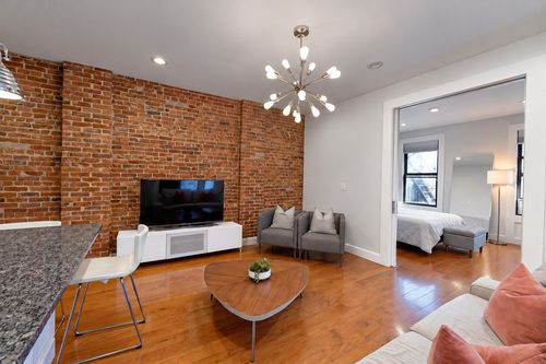 402-4260 Broadway, New York City, NY, 10033 | Card Image
