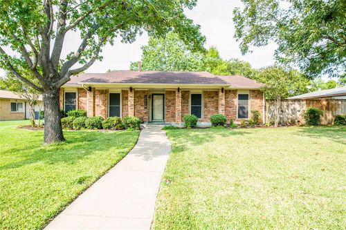 2118 Butterfield Trl, Grand Prairie, TX, 75052-1511 | Card Image