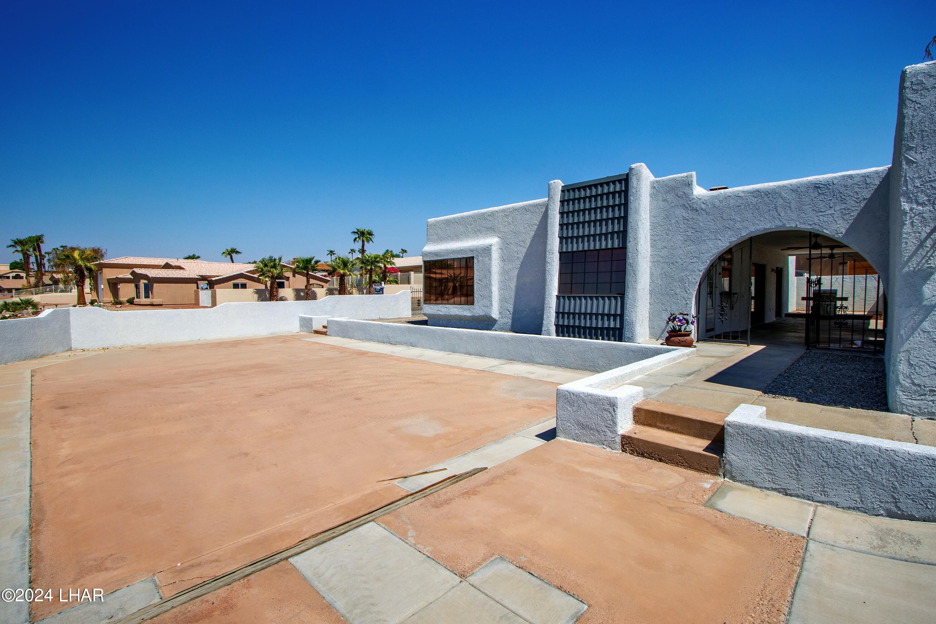 Armour Dr, Lake Havasu City, AZ 86406
