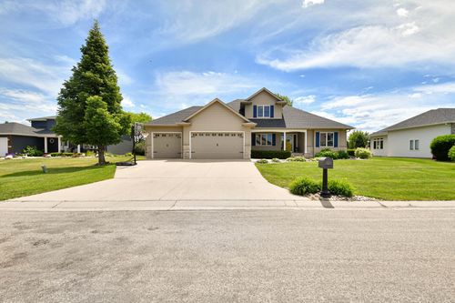 309 43rd Ave S, Moorhead, MN, 56560-6727 | Card Image