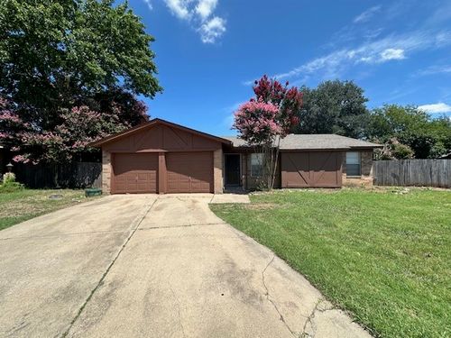 512 Mesa Ct, Saginaw, TX, 76179-2013 | Card Image