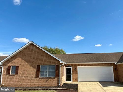 a-2-21 Courtney Cir, STRASBURG, VA, 22657-5270 | Card Image