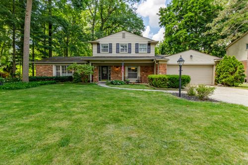 37243 Maple Leaf Ct, Clinton Twp, MI, 48036-1614 | Card Image