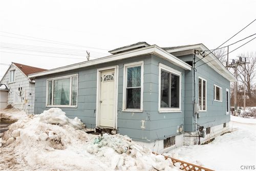 611 S 4th St, Fulton, NY, 13069-4940 | Card Image