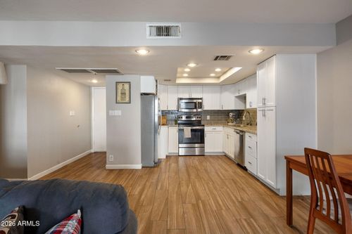 205-7940 E Camelback Road, Scottsdale, AZ, 85251 | Card Image