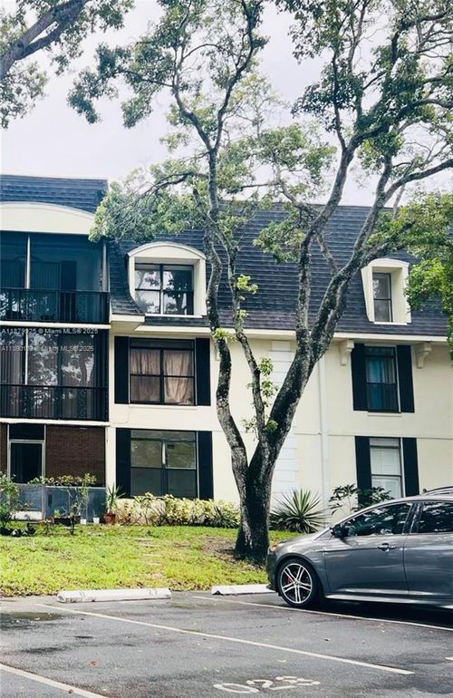 apt-3o-3680 Inverrary Dr, Lauderhill, FL, 33319-5932 | Card Image