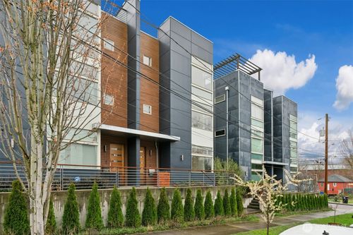2114 E James St, Seattle, WA, 98122-5926 | Card Image