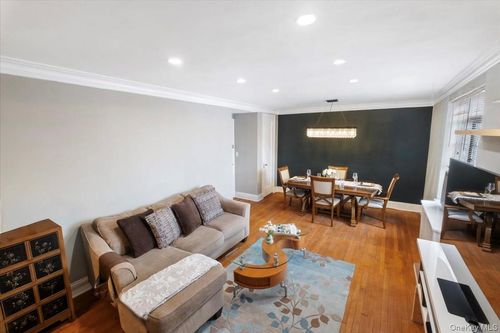 apt-h336-20 N Broadway, White Plains, NY, 10601-2112 | Card Image