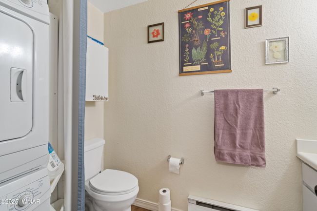 Guest Bath - W&D | Image 12