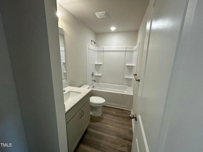 Hall Bath | Image 20