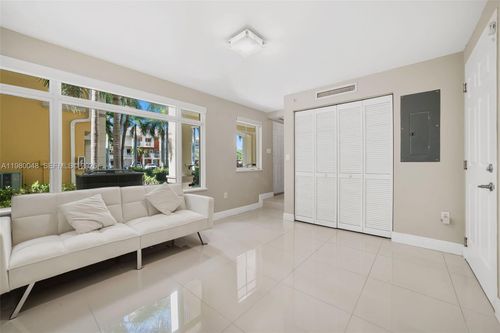2729-2729 Ne 184th Ln, Aventura, FL, 33160-4972 | Card Image