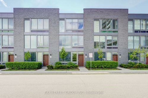 27 Sonic Way, North York, ON, M3C0P3 | Card Image