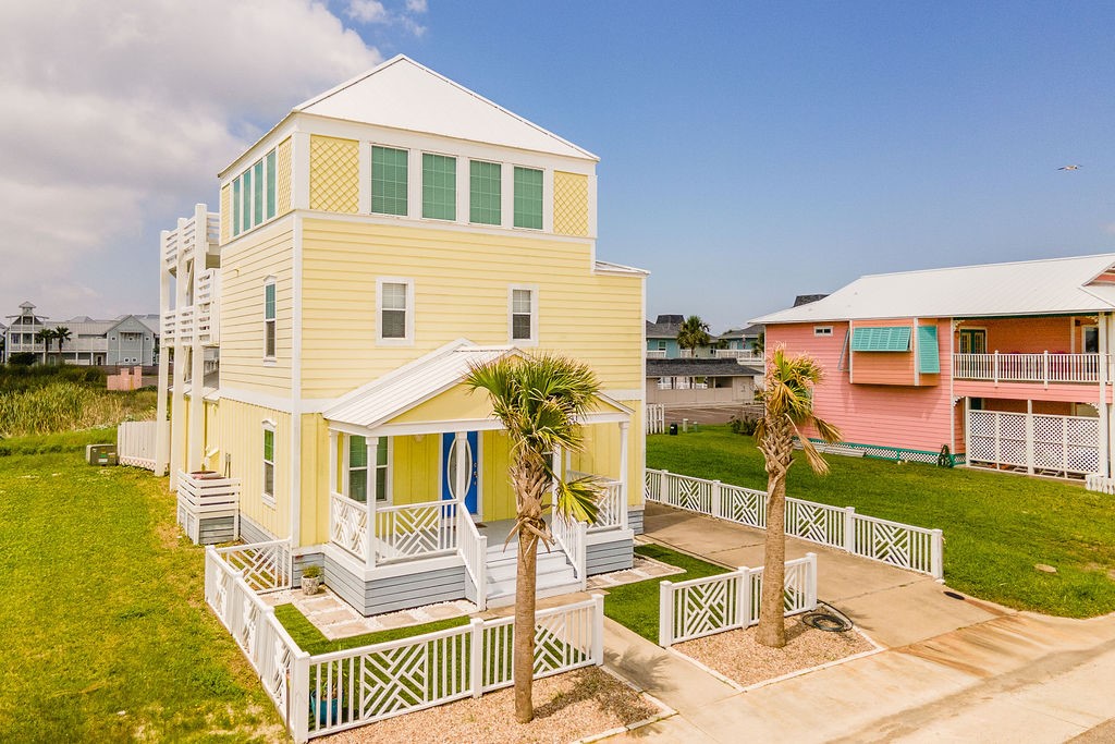 Beachwalk Ln, Port Aransas, TX 78373