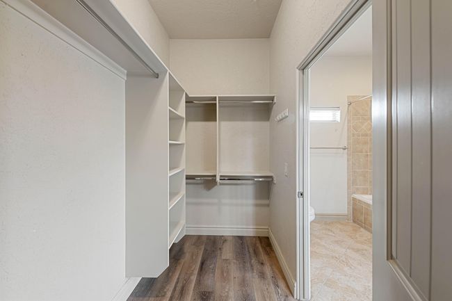 Primary Closet | Image 21