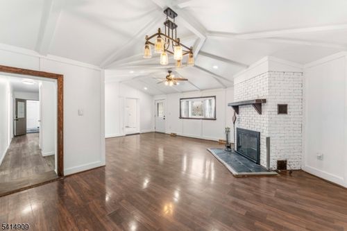 28 Butler St, Clifton, NJ, 07011-2804 | Card Image