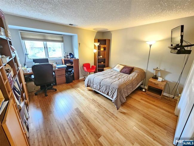 403 Heights Dr, Townhouse with 2 bedrooms, 3 bathrooms and null parking in Haledon NJ | Image 23