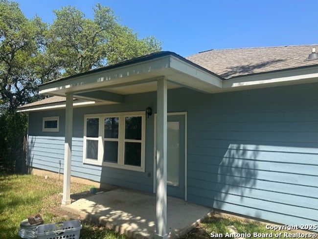 137 Sycamore Cir, House other with 3 bedrooms, 2 bathrooms and null parking in Spring Branch TX | Image 13