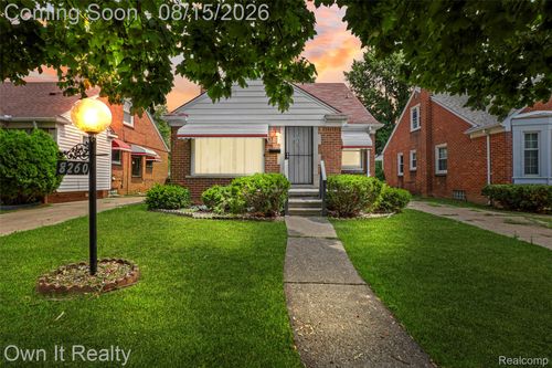 8260 Hartwell St, Detroit, MI, 48228-2743 | Card Image
