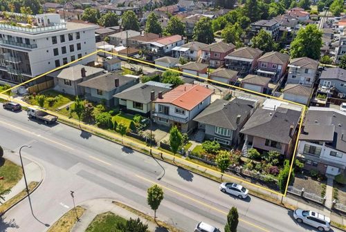 {{alt}} | Card Image