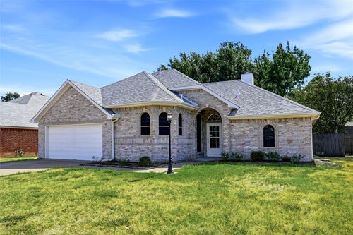 910 York St, Forney, TX, 75126-8521 | Card Image