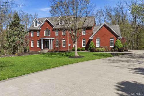 16 Woodstream Trl, Orchard Park, NY, 14127-3760 | Card Image
