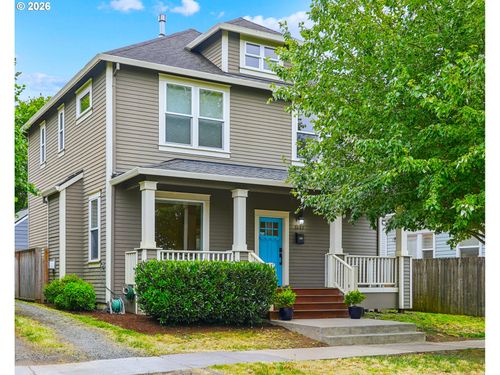 3262 Ne Rosa Parks Way, Portland, OR, 97211-6652 | Card Image
