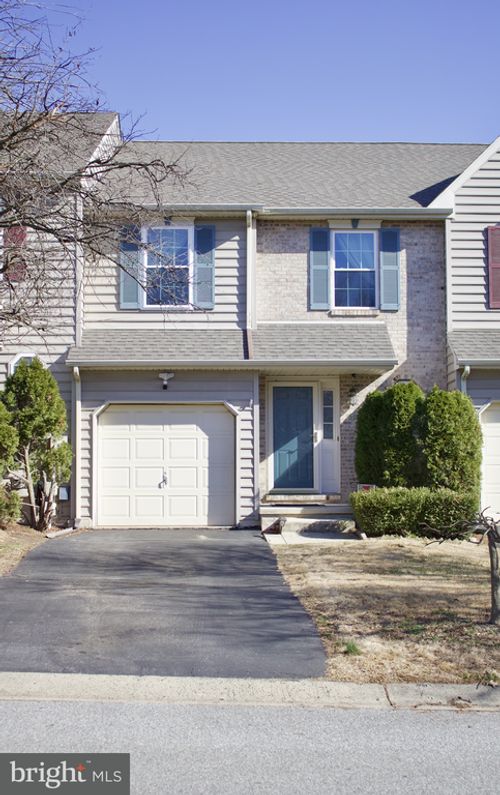 8 Brier Ave, Wilmington, DE, 19805-1915 | Card Image